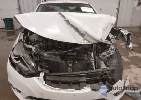 2018 Nissan Sentra Sr z USA, uszkodzony, nr VIN 3N1AB7AP7JY302169